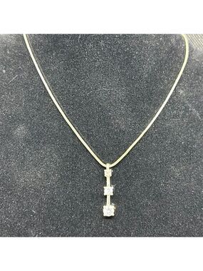Vicky Jousan womans necklace
